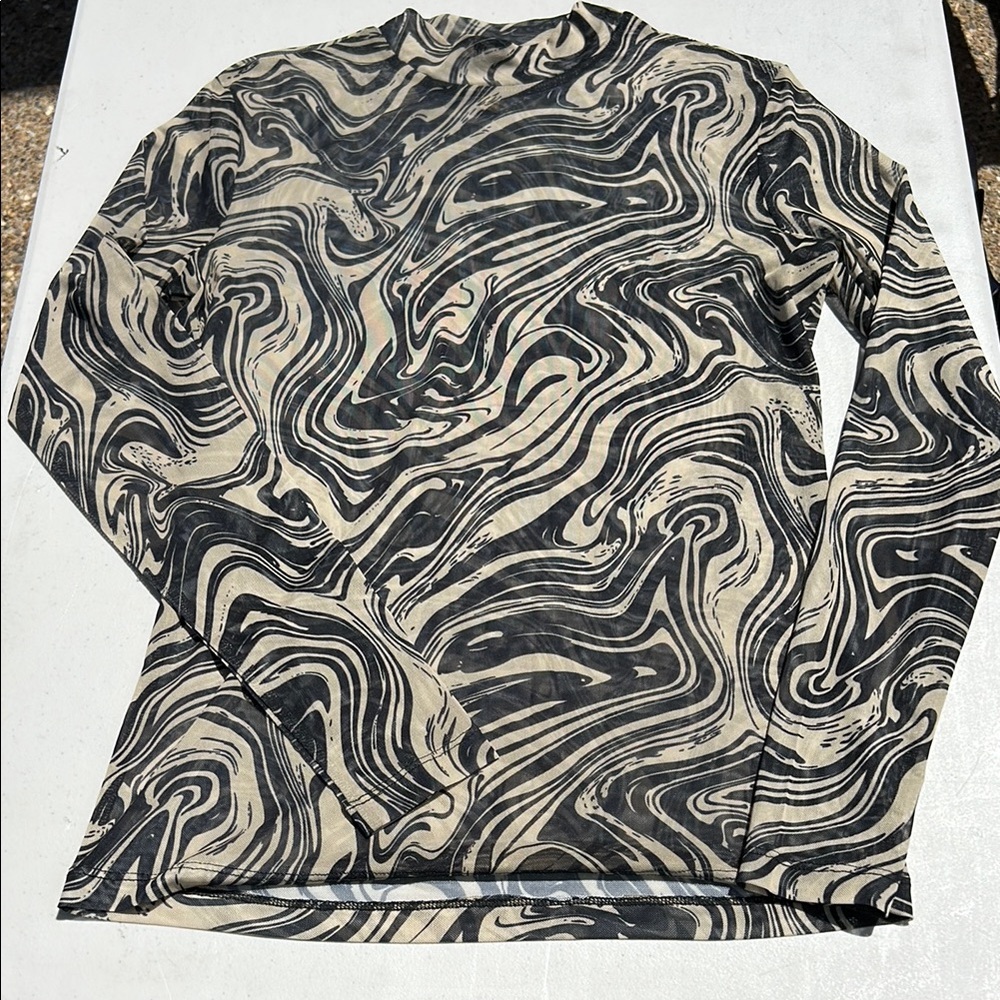 Black and Cream Long Sleeve Marble Tee